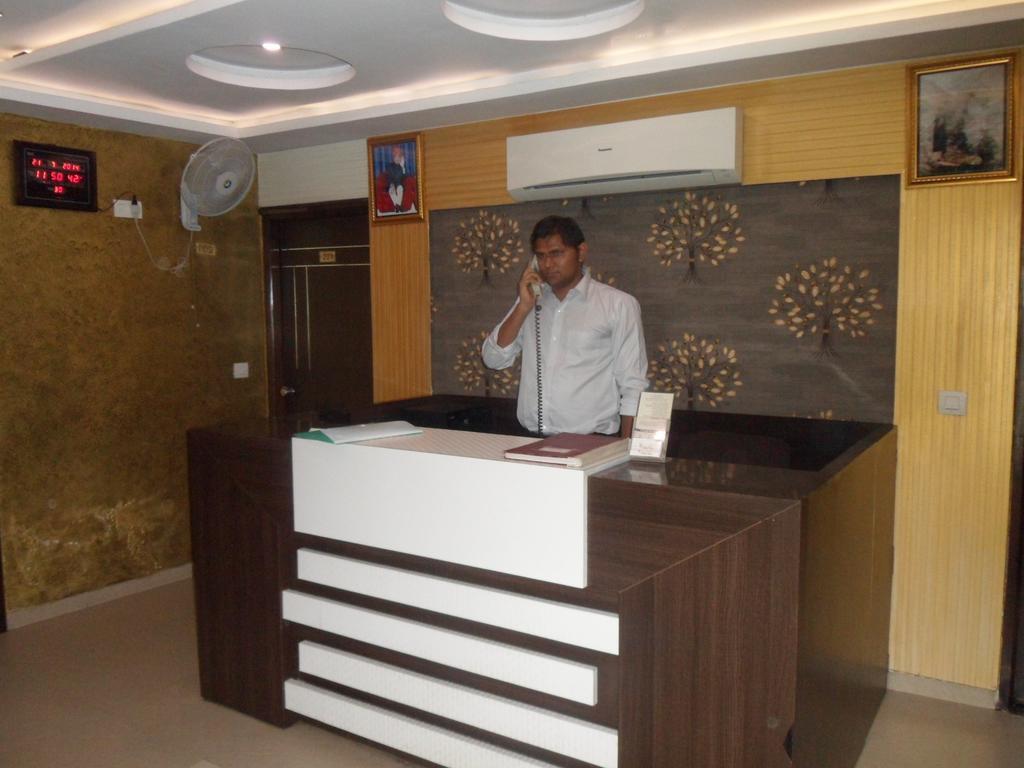 Hotel Silver Plaza Ahmedabad Luaran gambar