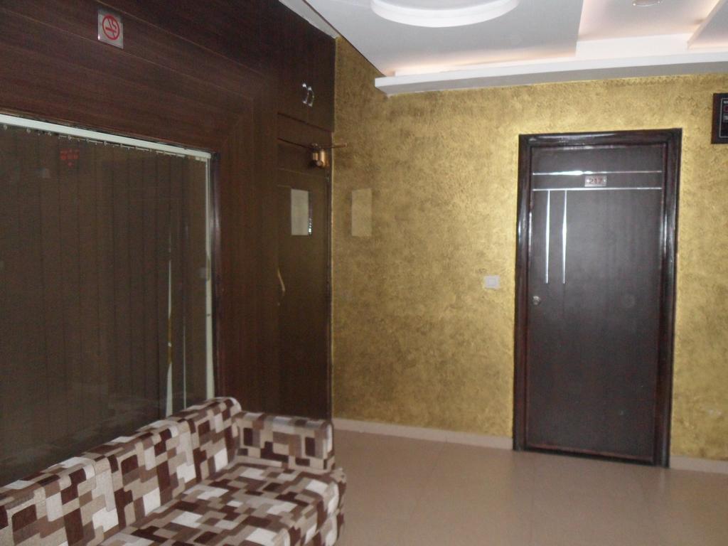 Hotel Silver Plaza Ahmedabad Luaran gambar